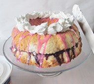 I-Ah - s - Hipy Bthuthday - Geburtstagskuchen Angel Food Cake mit Blueberry Curd Füllung - Alison -