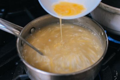 Egg Drop Soup - ein einfacher chinesischer Liebling