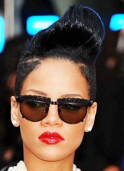 Élégant coiffures pour dames Pompadour - Coiffures hebdomadaire (comment faire pompadour updo) Élégant coiffures pour dames Pompadour - Coiffures hebdomadaire