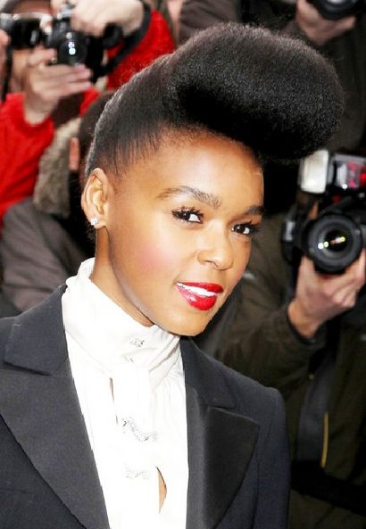 Élégant coiffures pour dames Pompadour - Coiffures hebdomadaire (élégant) Élégant coiffures pour dames Pompadour - Coiffures hebdomadaire