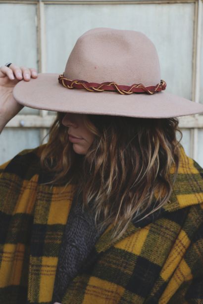 Erweitern Sie Ihren Kleiderschrank mit diesem Hut Band DIY