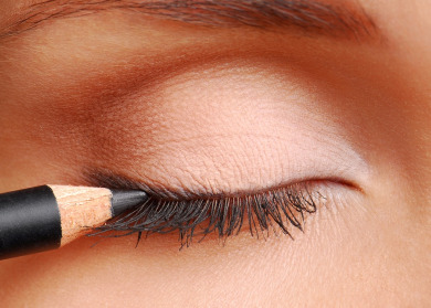 Eyeliner Tipps für perfekte Wings - Verbesserung Ihrer Augen!