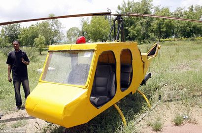 Agriculteur utilise des morceaux de métal pour fabriquer son propre hélicoptère maison, Daily Mail en ligne