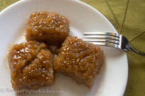 Philippine gâteau de riz avec du sirop de noix de coco (avec Biko Latik) - Cuisine philippine russe