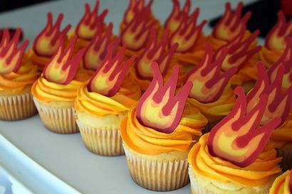 Fire Truck Cake - Feuer Cupcakes, Heather Antrieb