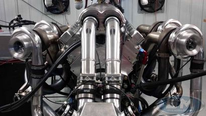 Regardez d'abord Steve Morris Développe tout nouveau V-16 Quad-Turbo Engine