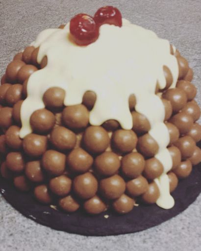 Rousseur Kirsty Malteser Gâteau de Noël Pudding