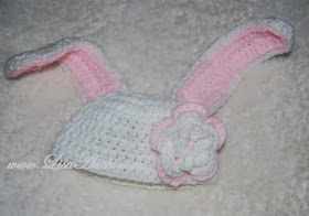 Freies Häkelarbeit-Muster und Designs von Lisaauch Crochet Häschen-Ohr-Muster für das süßeste Baby-Ostern