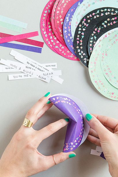 Gratuit imprimable Valentine Paper Fortune Cookies - Cadeaux - favor idées de Evermine (papier) Papier libre imprimable Valentine Fortune Cookies - Cadeau - favor idées de Evermine