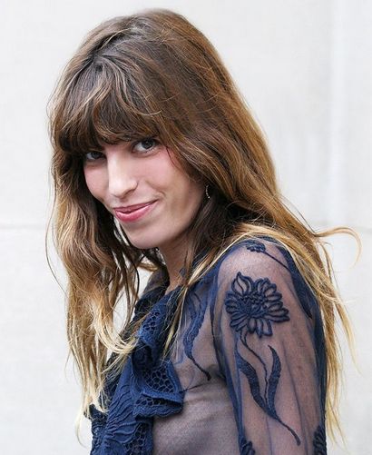 Les femmes françaises ne le font jamais ces choses à leurs cheveux, Byrdie (jamais) Les femmes françaises ne le font jamais ces choses à leurs cheveux, Byrdie