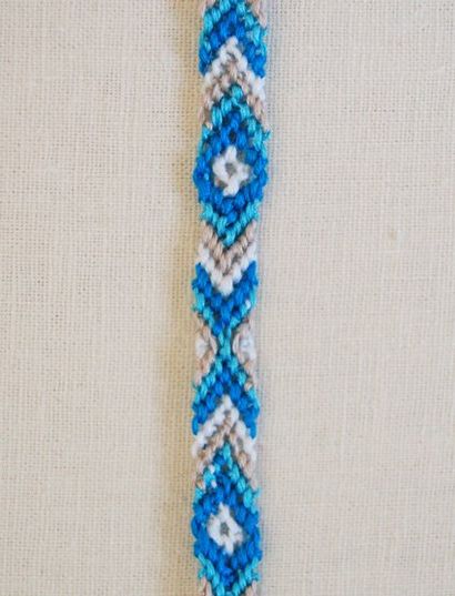 Bracelets d'amitié, Purl Soho (comment faire des instructions de bracelets d'amitié) Bracelets d'amitié, Purl Soho