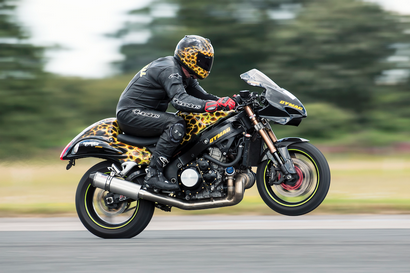 Gary Rothwell - haute vitesse champion du wheelie, Superbike Magazine (Rothwell) Gary Rothwell - haute vitesse champion du wheelie, Superbike Magazine