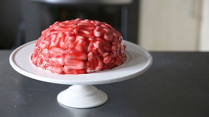 Setzen Sie sich mit unserem Pudding Gehirn Kuchenrezept backen, Artikel, Doctor Who