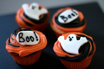 Obtenez le double de la couleur sur les petits gâteaux avec un sac de glace à deux tons