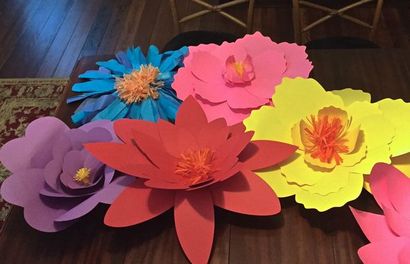 Fleurs en papier géant 9 étapes (avec photos)
