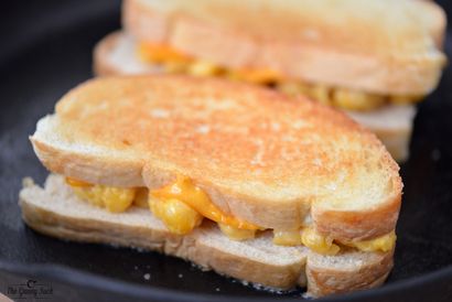 Gegrillte Makkaroni und Käse-Sandwich - Der Gunny Sack