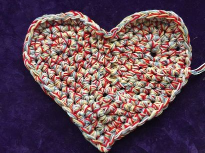 Leitfaden für Multi-Strand Crochet, rotes Herz