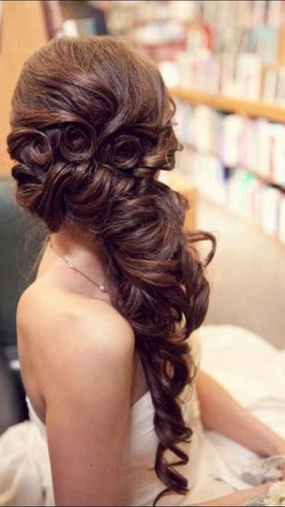Coupes de cheveux pour le mariage indien - 20 coiffures de mariée Showy (mariage) Coupes de cheveux pour le mariage indien - 20 coiffures de mariée Showy