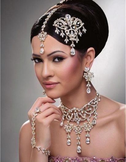 Coupes de cheveux pour le mariage indien - 20 coiffures de mariée Showy (mariée) Coupes de cheveux pour le mariage indien - 20 coiffures de mariée Showy