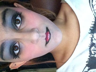Halloween Vampire Reine Make-up Tutoriel 7 étapes