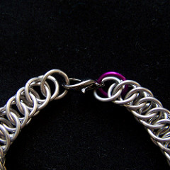 bijoux artisanaux fabriqués à la main par Nicole Hill - Tutorial - Demi-bracelet chainmaille persan 4-en-1 (nicole) bijoux artisanaux fabriqués à la main par Nicole Hill - Tutorial - La moitié persane 4-en-1 bracelet chainmaille