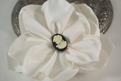 accessoires cheveux fleur en tissu à la main - ornements à porter