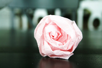 Hängende Rose-Blumen-Ball-Tutorial