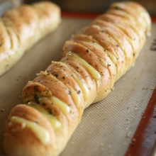 Hasselback Ail Cheesy Pain, Lauren - s Dernières