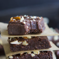 Santé sans cuisson Brownies (végétalien, sans gluten) - Hits Hot Chocolate (végétalien) Santé sans cuisson Brownies (végétalien, sans gluten) - Tubes Hot Chocolate
