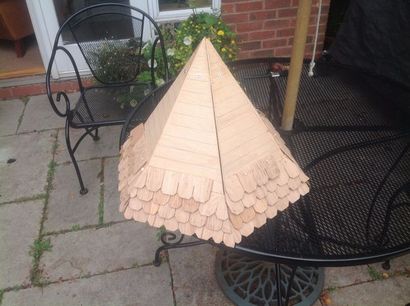 Hexagonal Bird Table aus recyceltem Holz 5 Stufen (mit Bildern)