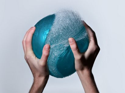 Photographies haute vitesse de Ballons d'eau comme ils éclatèrent