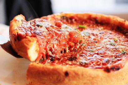 Selbst gemachter Chicago-Stil Deep-Dish Pizza, CarnalDish