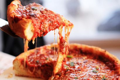 Selbst gemachter Chicago-Stil Deep-Dish Pizza, CarnalDish