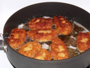 Hausgemachte Chicken Nuggets, Aus dem Schneidebrett