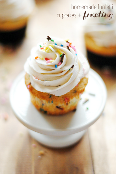 Selbst gemachter Funfetti Cupcakes - Frosting - Etwas Swanky