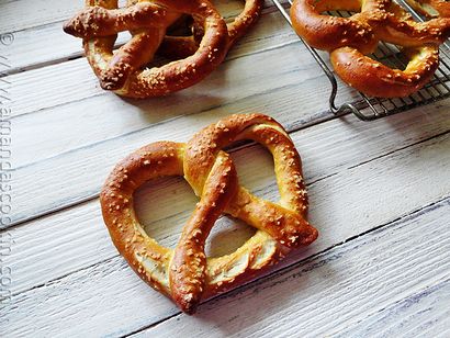 Maison bretzels allemands allemande recette bretzel (cuisson bain de soude) Maison bretzels allemands recette allemande bretzel