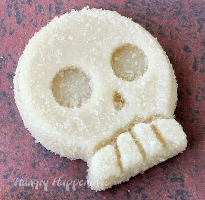 Selbst gemachter Halloween Candy - Gumdrop Schädel und Knochen - Hungry Nings