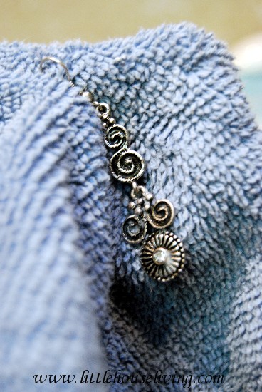 Nettoyant bijoux maison - Faites votre propre Nettoyeur de bijoux (nettoyant) Nettoyant bijoux maison - Faites votre propre Nettoyeur de bijoux