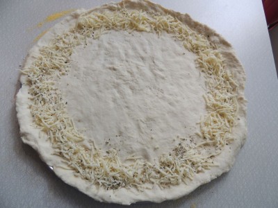 Selbst gemachter Stuffed Crust Pizza, Süd-Platte