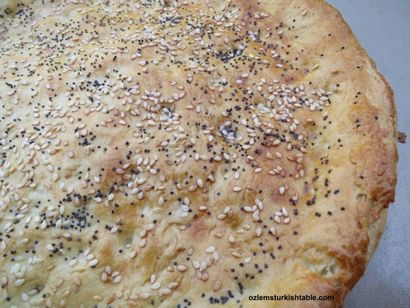 Hausgemachte türkische Pide Brot; Pide Ekmek, Ozlem - s Türkisch Tabelle