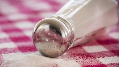 Comment puis-je faire une solution de chlorure de sodium saturée