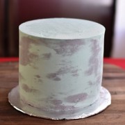 Comment obtenir un bord tranchant sur votre gâteau de crème au beurre