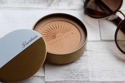 Comment faire une demande Bronzer Les lunettes de soleil Trick, un modèle recommande