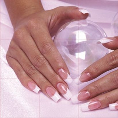 Comment faire une demande ongles en fibre de verre, LEAFtv