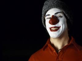 Wie Make-up bewerben wie ein Killer-Clown für Halloween-Look - Wissen über das Leben
