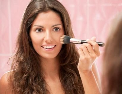 Comment appliquer le maquillage naturel des yeux - 6 étapes (avec images)