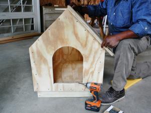 Comment construire un simple Pignons-toit Doghouse, comment-tos, bricolage