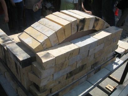 Comment construire une brique Pizza-feu de bois temporaire Four avec bon marché, facile à trouver du matériel de 10 étapes