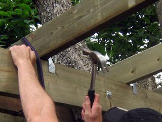 Comment construire une cabane dans un arbre 16 étapes (avec photos)