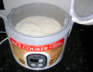 Comment faire pour cuire le riz parfait dans un cuiseur à riz - Melanie Cooks